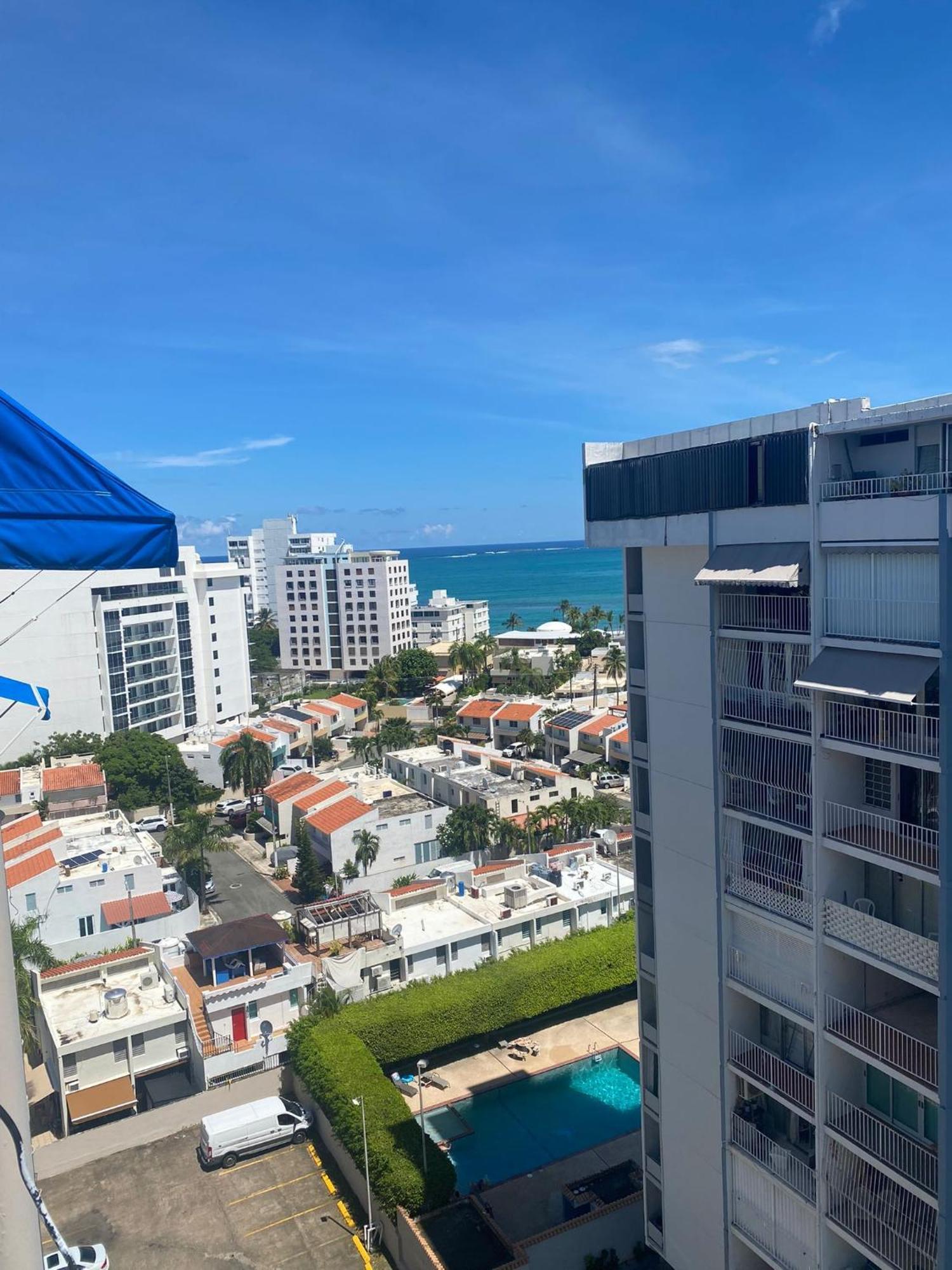 Isla Verde Modern Apartment With Pool Сан-Хуан Экстерьер фото